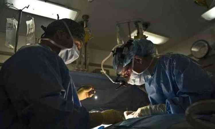 Cirurgia robótica para prótese de joelho: realidade próxima para mineiros